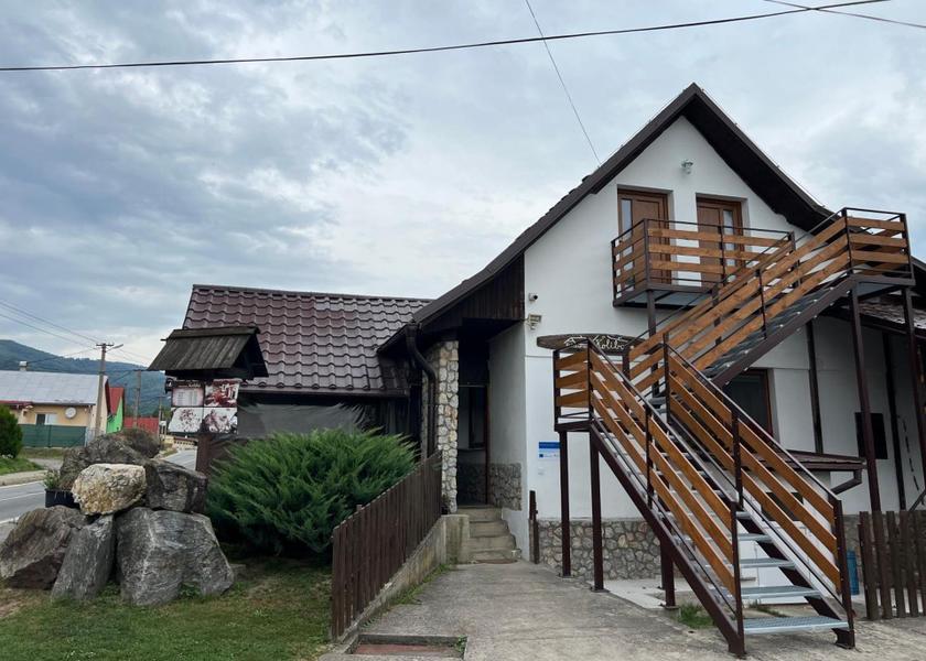 Banská Bystrica Hnúšťa Exterior view