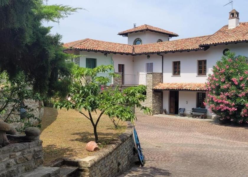 Piedmont Santo Stefano Belbo Exterior view
