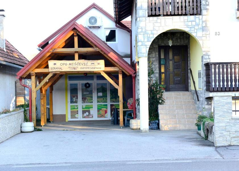 Karlovac Josipdol Entrance