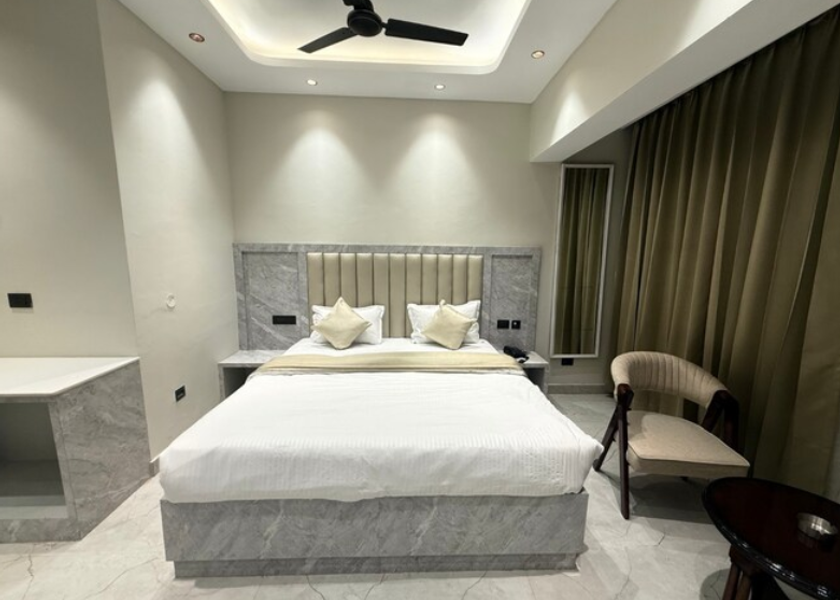 Uttarakhand Dehradun Deluxe Room