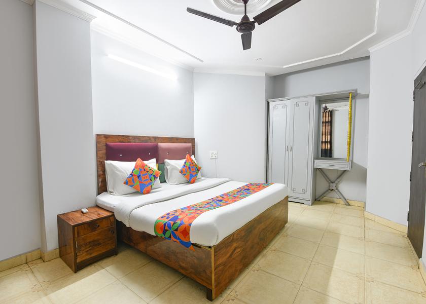 Delhi Delhi Room
