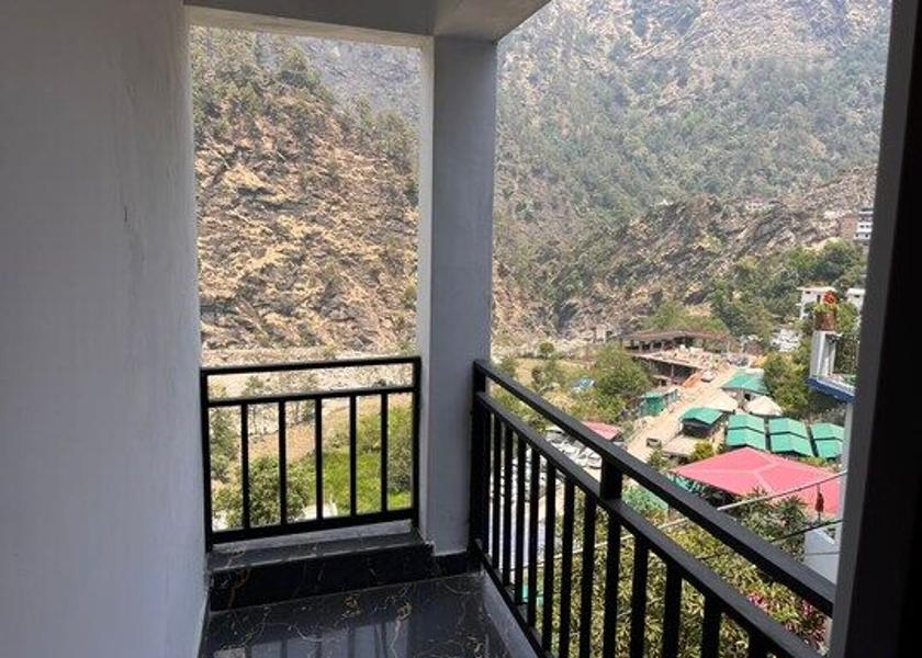 Uttarakhand Kedarnath Hotel Exterior