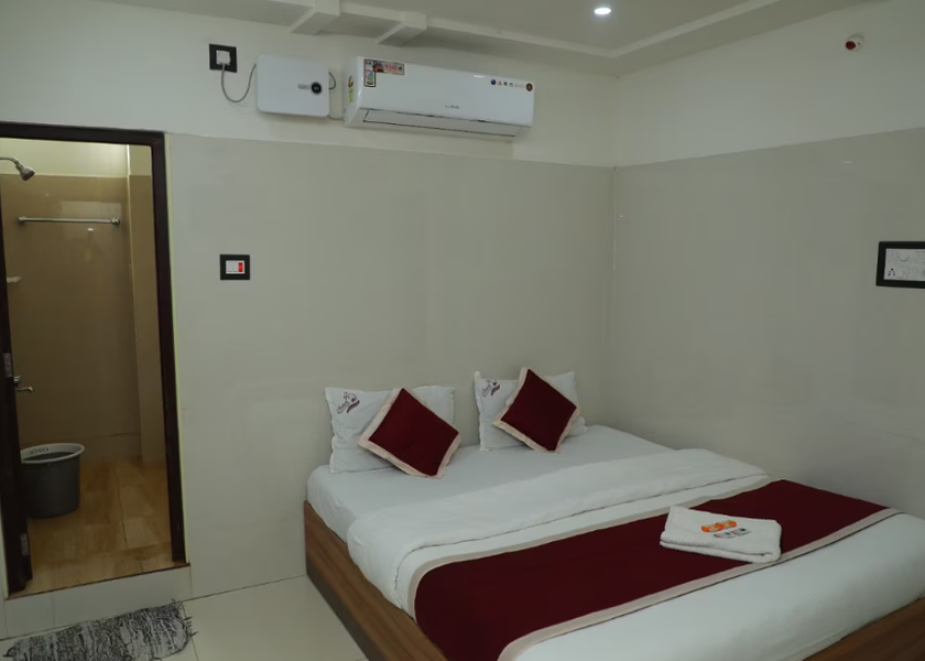 Tamil Nadu Velankanni  Deluxe Double Room