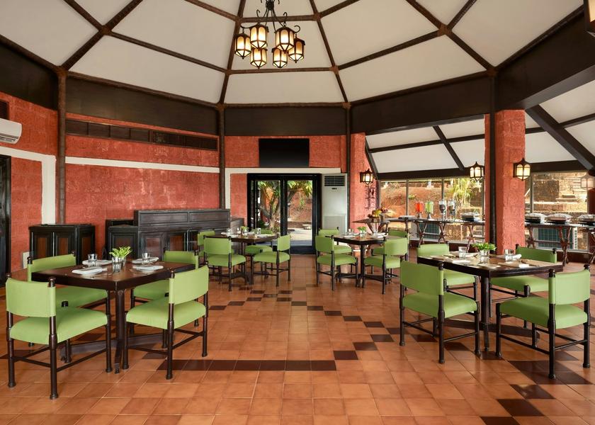 Maharashtra Chiplun Café - Riverside
