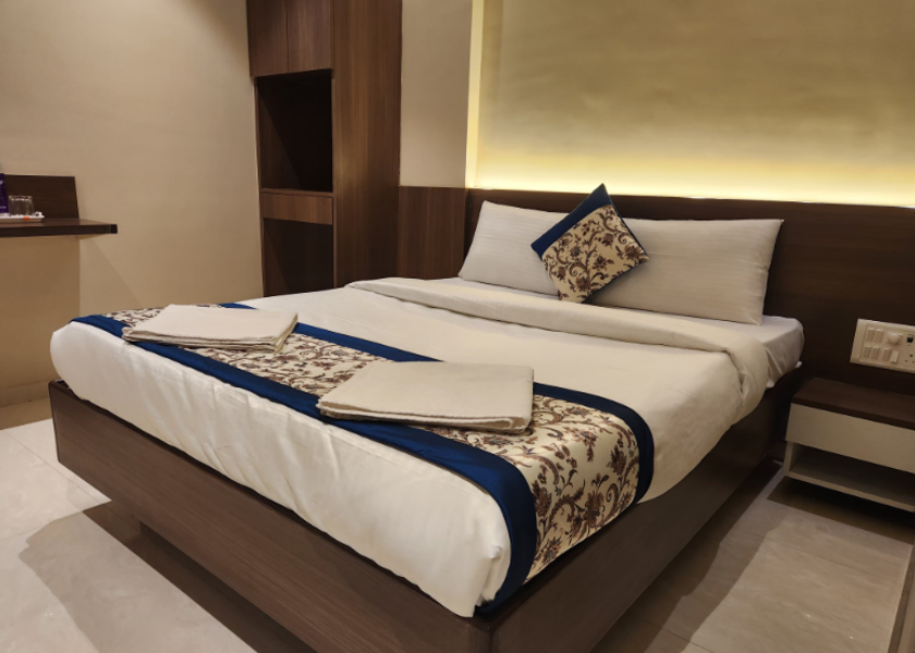 Maharashtra Kalyan Deluxe Room