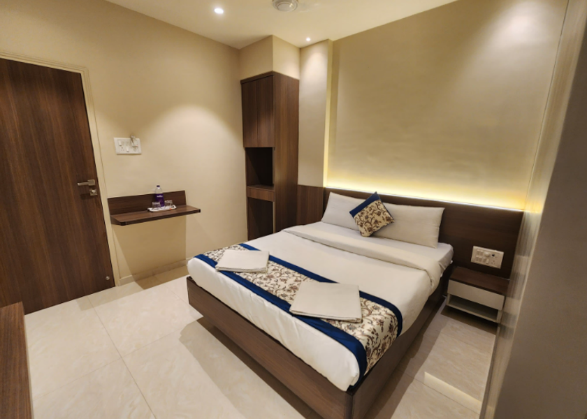 Maharashtra Kalyan Deluxe Room