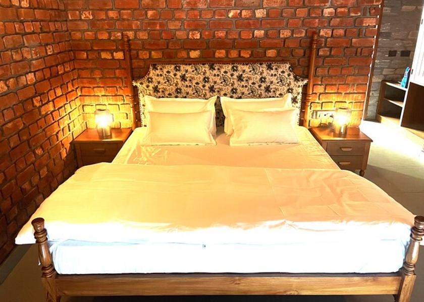 Uttarakhand Guptkashi Luxury Room with Private Balcony & Mountain View