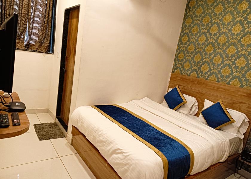 Gujarat Vadodara Deluxe Room