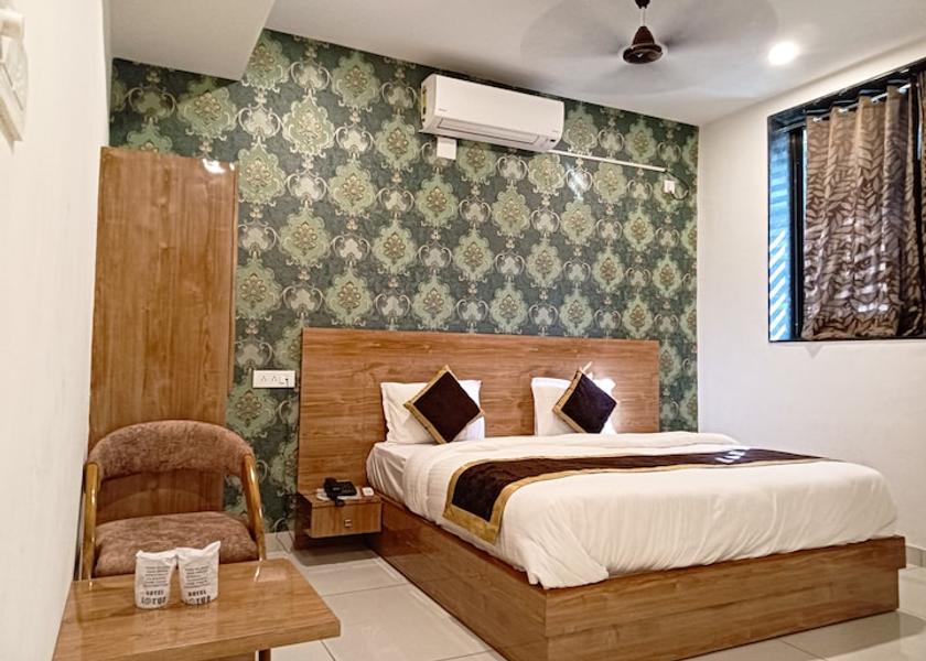 Gujarat Vadodara Deluxe Room