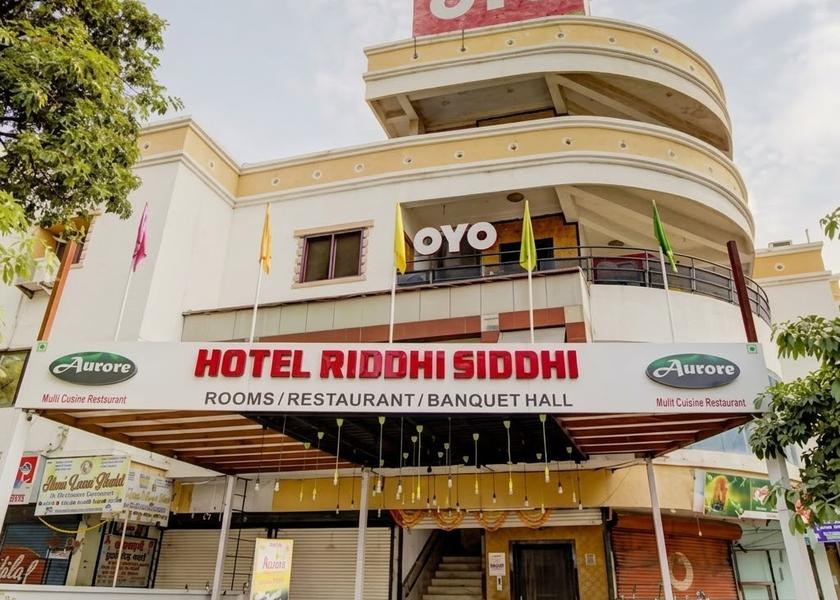 Gujarat Vadodara Deluxe Room