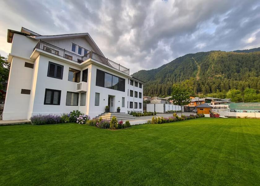 Jammu and Kashmir Pahalgam Public Areas
