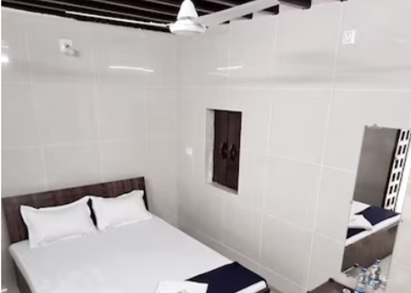 Gujarat Porbandar Deluxe Room With Air Conditioning