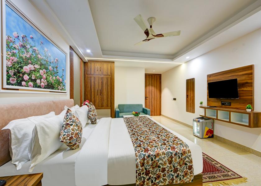 Delhi Delhi Business Deluxe Room with Airport Drop
