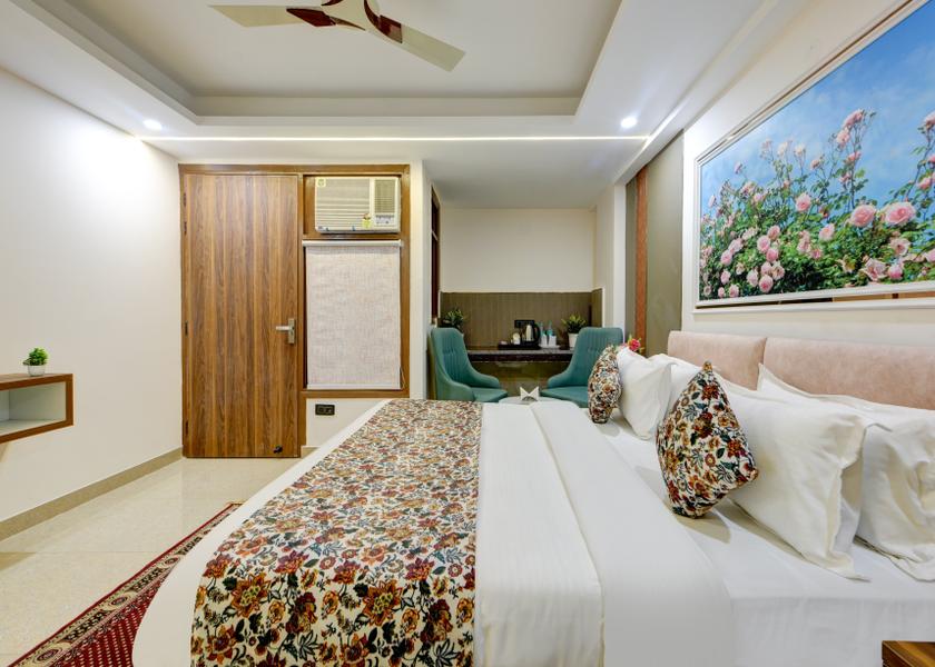 Delhi Delhi Business Deluxe Room with Airport Drop