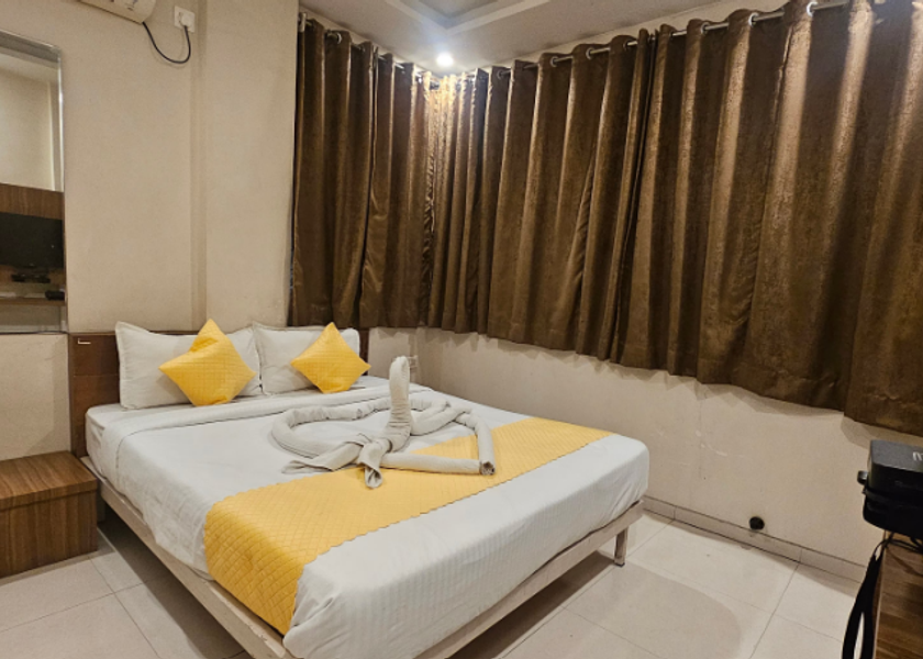 Maharashtra Pune Ac Deluxe Room