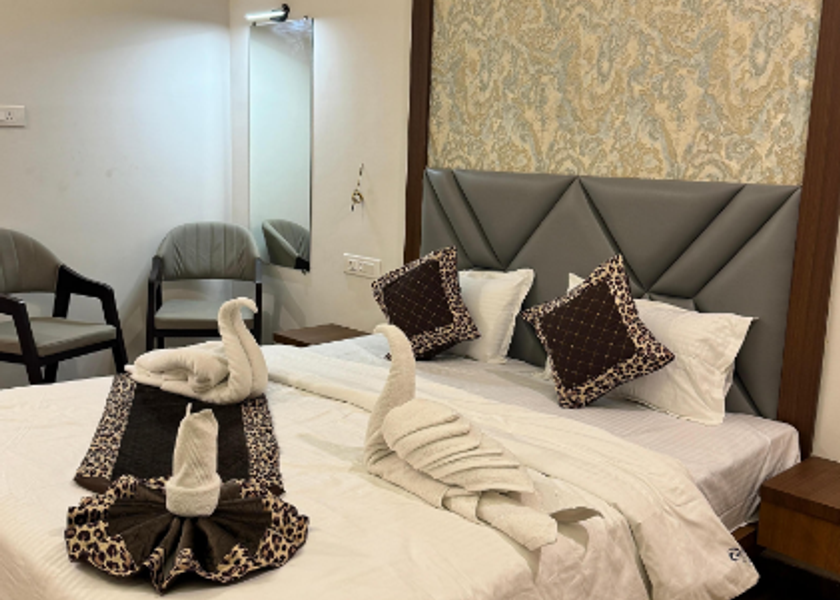 Maharashtra Jalgaon deluxe room