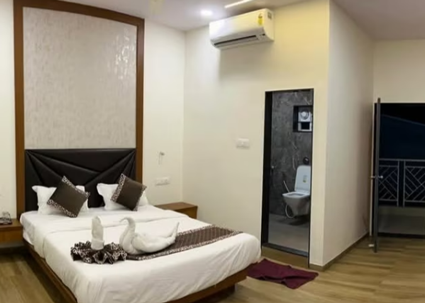 Maharashtra Jalgaon deluxe room
