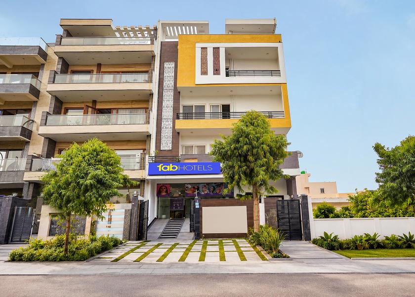 Uttar Pradesh Noida Facade
