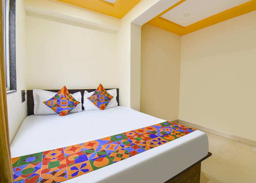 Maharashtra Pune Room