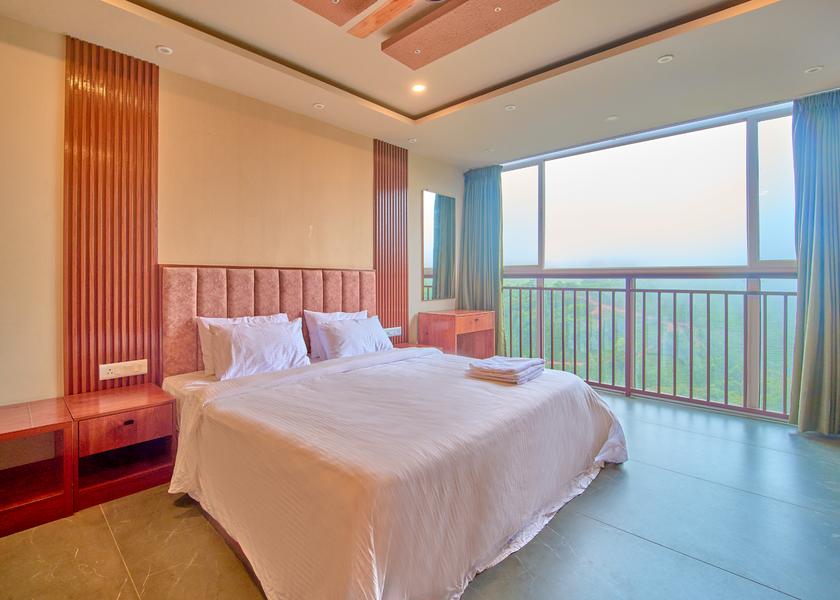 Kerala Vagamon Deluxe Valley View Room