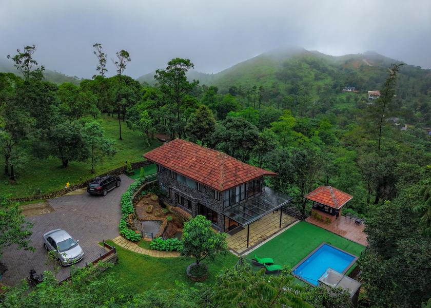 Kerala Kuttikkanam Hotel View