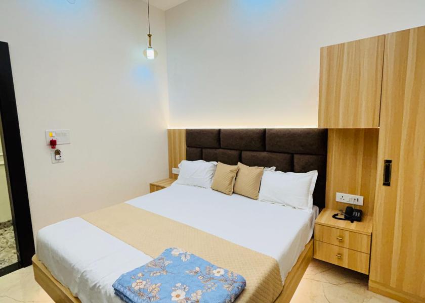 Uttar Pradesh Ayodhya Deluxe Bed Room