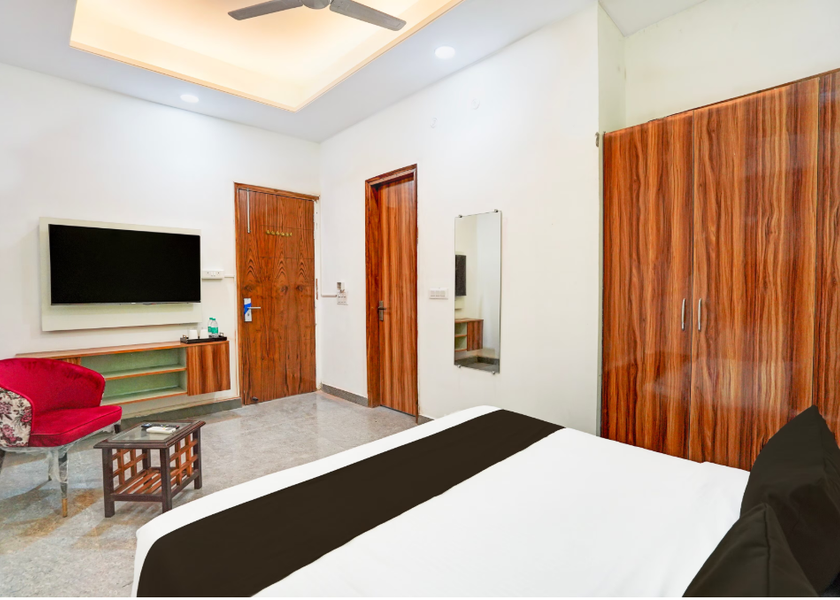Uttar Pradesh Noida Deluxe Room