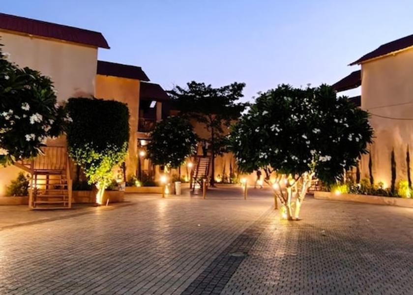 Madhya Pradesh Mandav Hotel Exterior