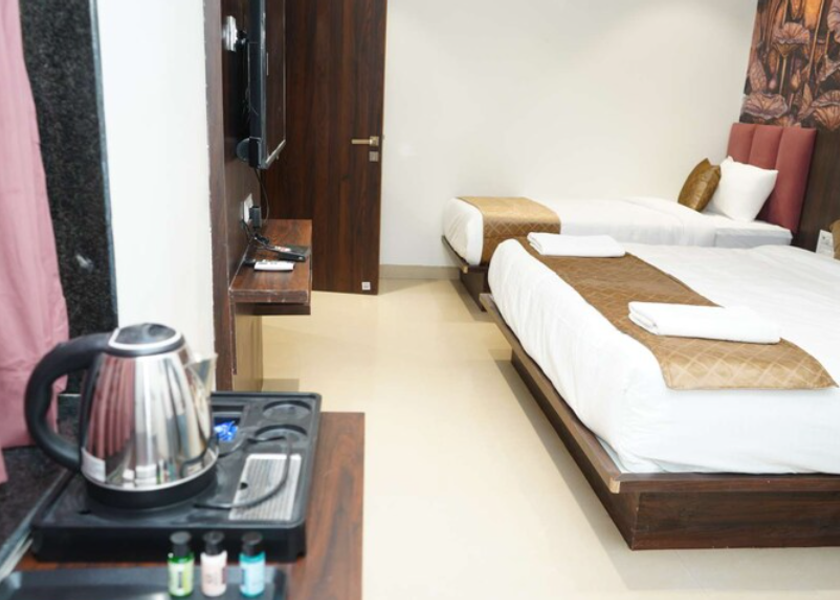 Maharashtra Osmanabad Executive Triple Room Ac