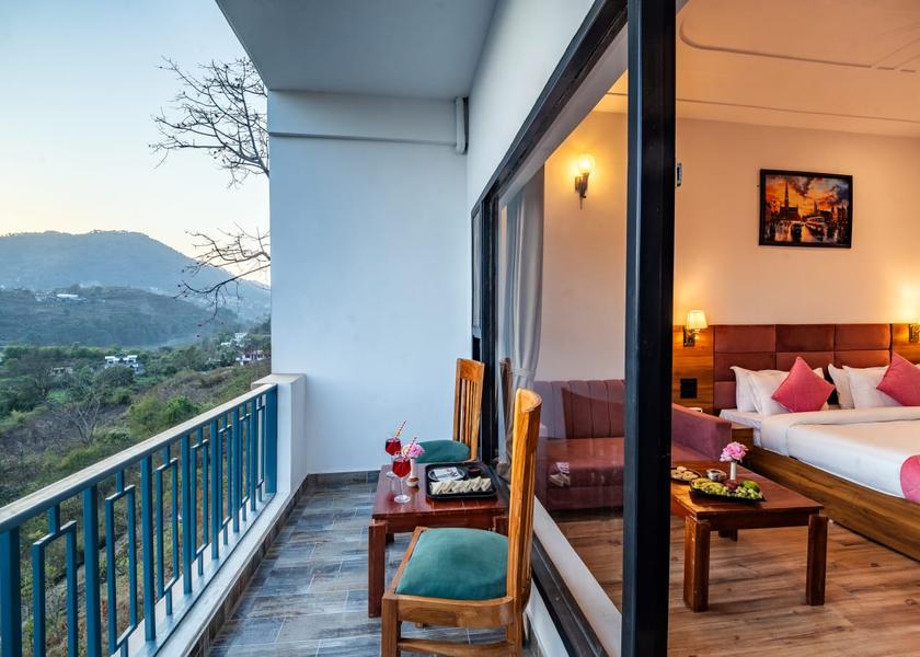 Uttarakhand Bhimtal Hotel Exterior