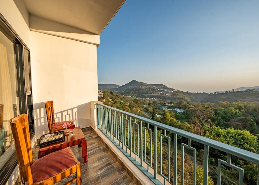 Uttarakhand Bhimtal Hotel Exterior