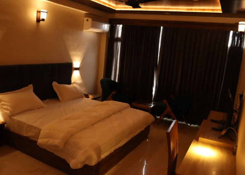 Himachal Pradesh Kandaghat Deluxe Room