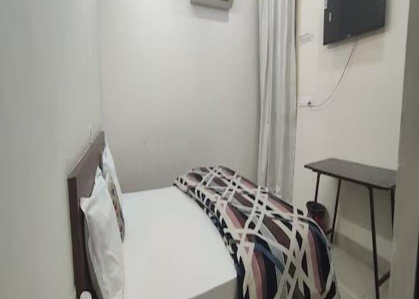Uttar Pradesh Aligarh Executive Comfort Room