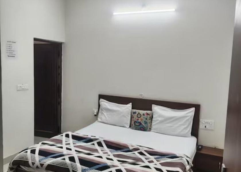 Uttar Pradesh Aligarh Executive Comfort Room