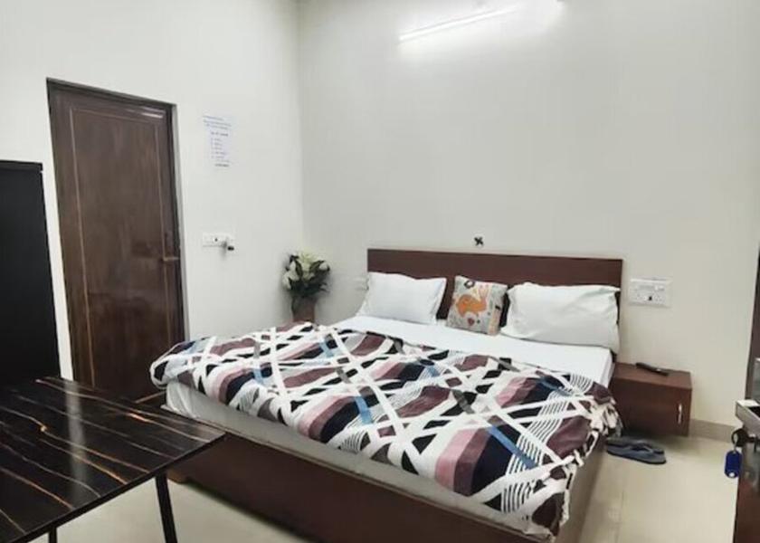 Uttar Pradesh Aligarh Executive Comfort Room