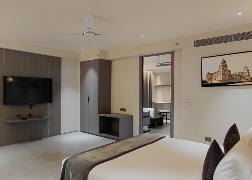 Jharkhand Dhanbad Deluxe Room With Work Desk