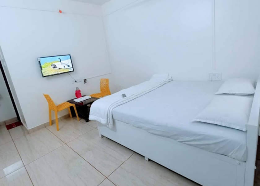 Maharashtra Karad Non AC Room