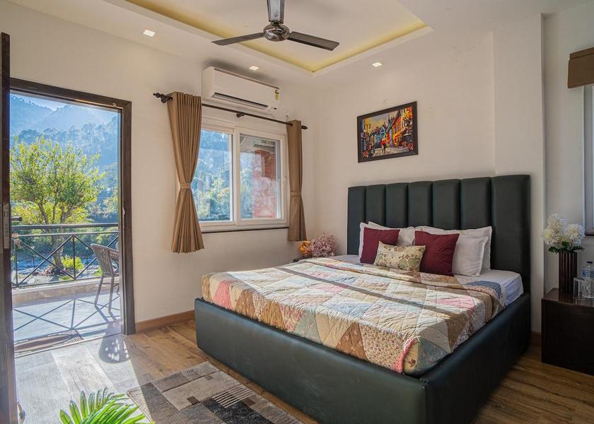 Uttarakhand Bhimtal 1025