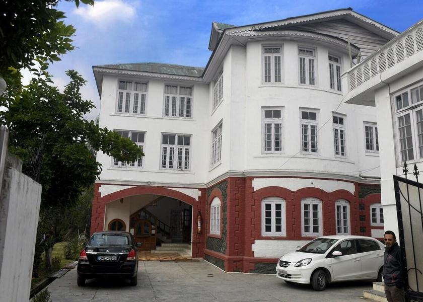 Jammu and Kashmir Srinagar Entrance