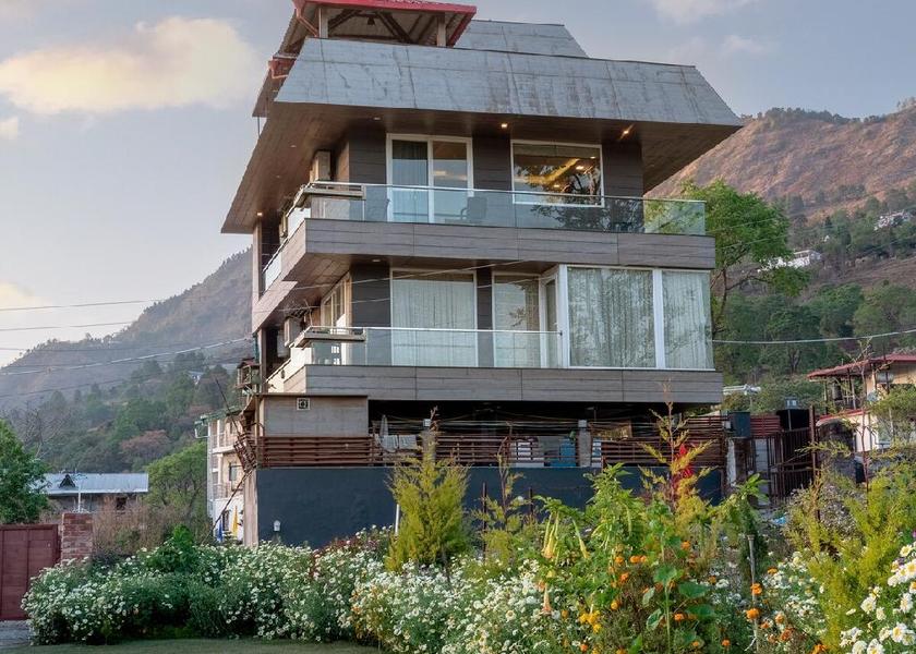 Uttarakhand Bhimtal Hotel Exterior