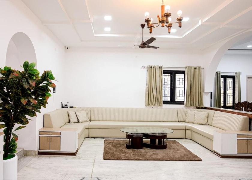 Gujarat Bhuj Family room