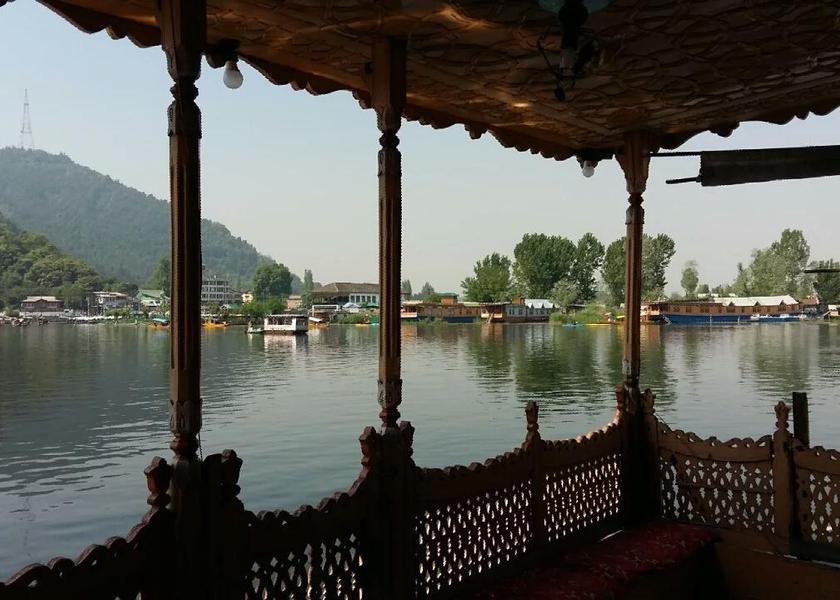 Jammu and Kashmir Srinagar Entrance