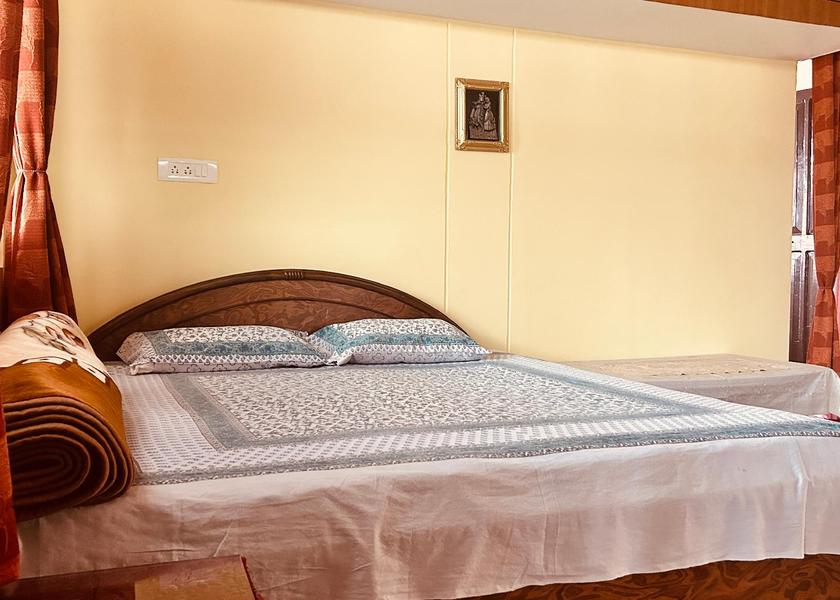 Uttarakhand Almora Interconnecting room(s) available