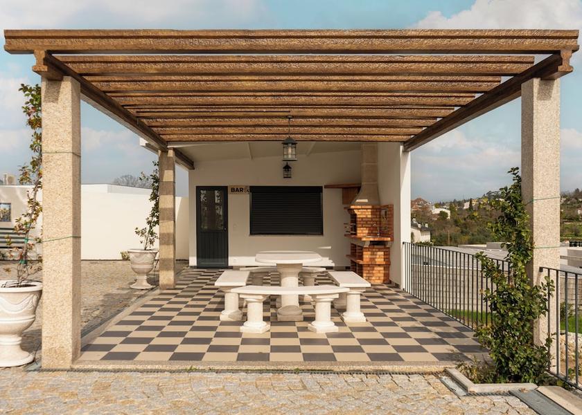 Coimbra Oliveira do Hospital Terrace/patio