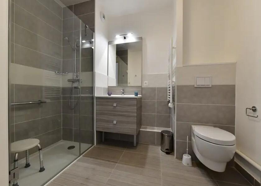 Île-de-France Plaisir Bathroom
