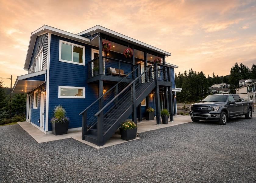 Alaska Kodiak Exterior