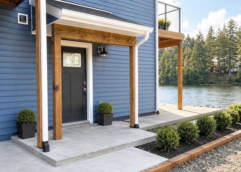 Alaska Kodiak Front of property