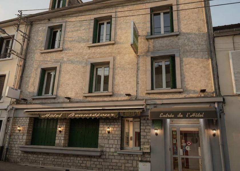 Bourgogne-Franche-Comté Nevers Exterior detail