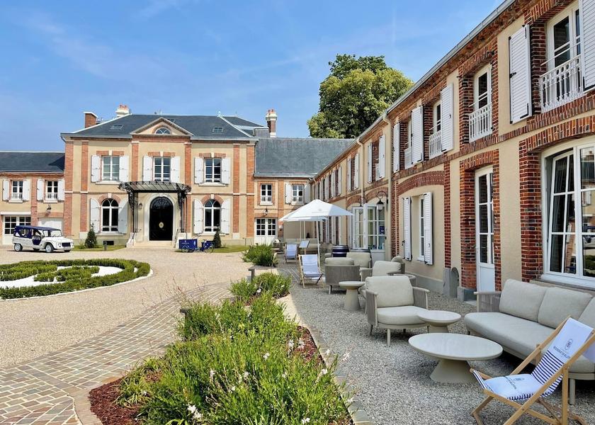 Grand Est Epernay Terrace/patio