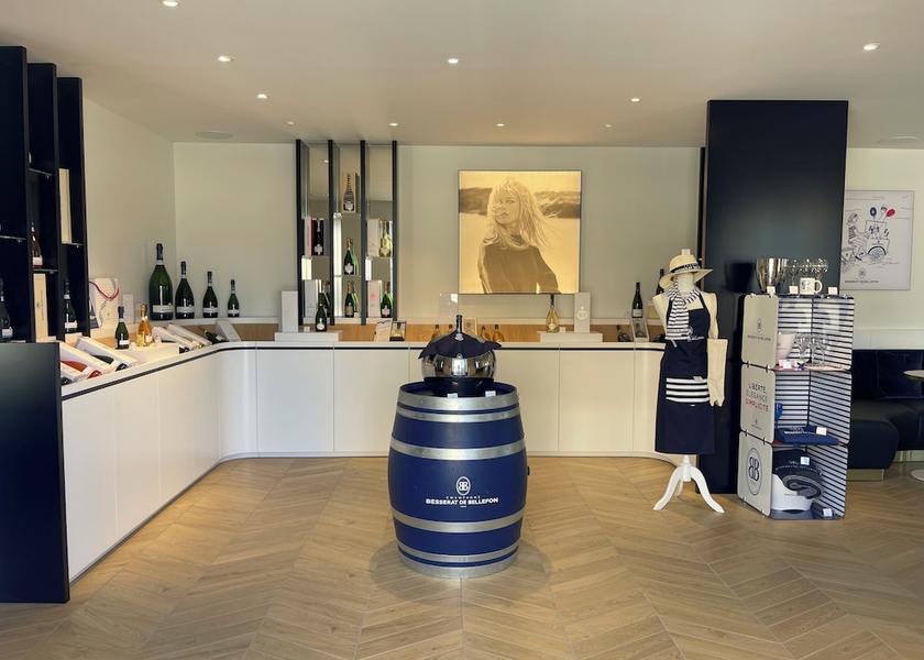 Grand Est Epernay Gift shop